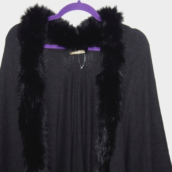 SOLD. NEW La Fiorentina Black Wool Blend Open Sweater Wrap Fox Fur Trim One Size - Picture 5 of 9